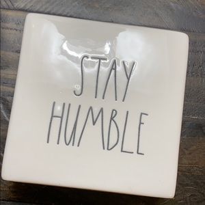 Rae Dunn ceramic decoration